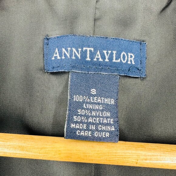 🔥SOLD🔥Ann Taylor Vintage Womens Black Genuine Leather Collared Zip Up Jacket S - Picture 4 of 7